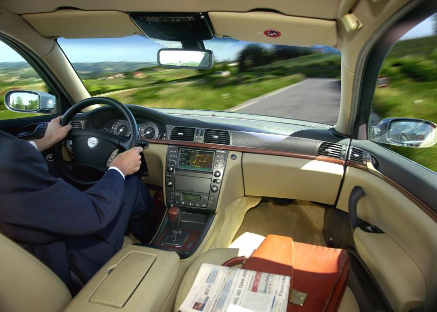  Lancia Thesis 2002 года  (фото 9 из 199)